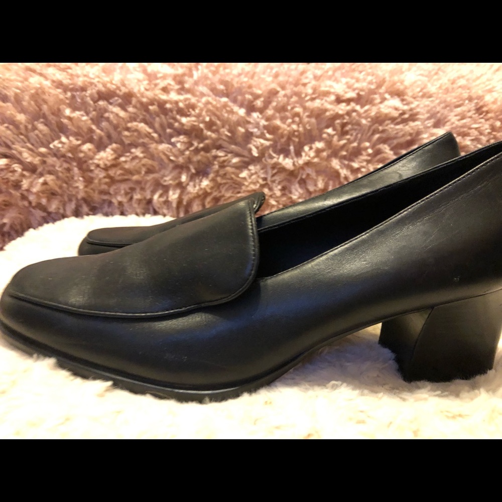 Aerosol black leather dress loafer